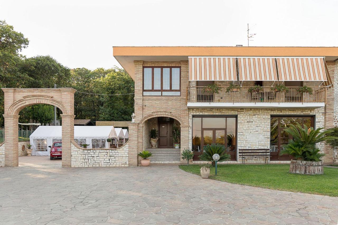Rooms & Restaurant Il Castagneto กัมปาญา ภายนอก รูปภาพ